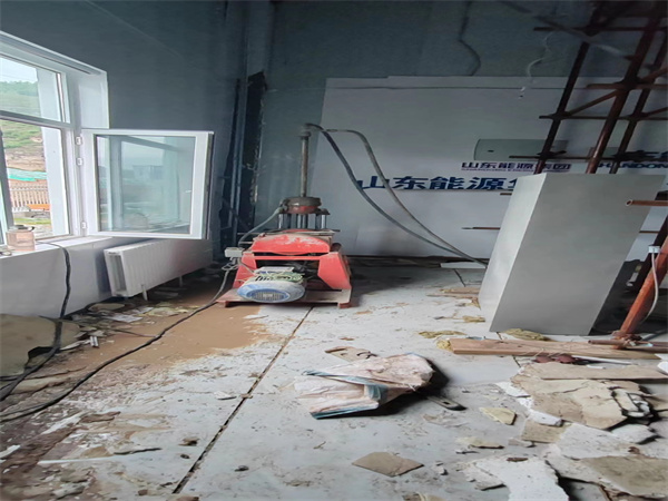 巴青地基基础下沉墙体裂缝加固注浆顶升施工