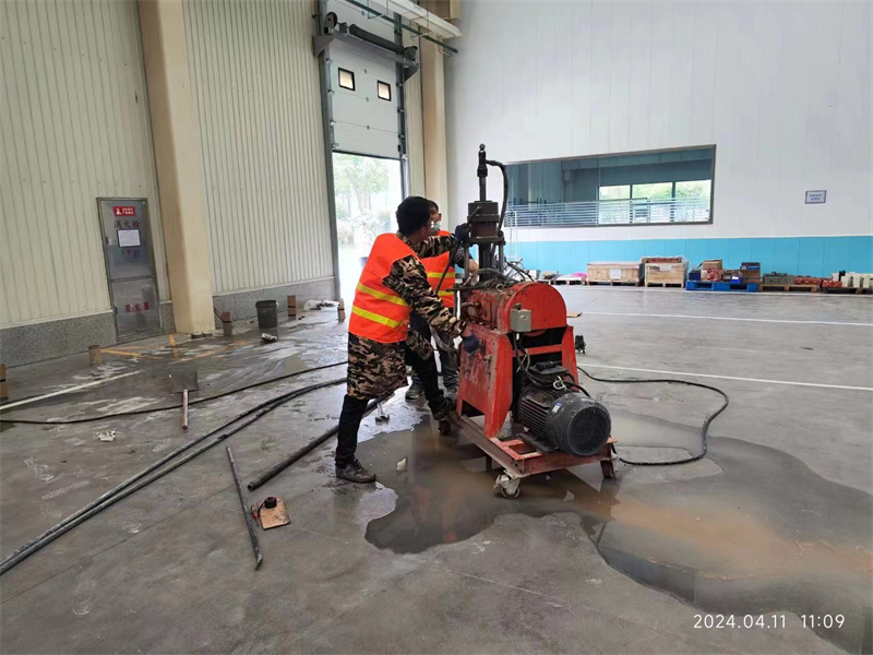 巴青厂房地面下沉塌陷注浆加固施工